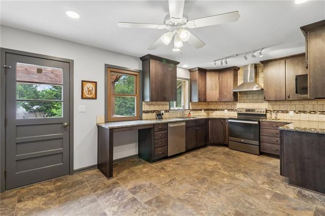 18591 Cantrell Road, Linwood, KS 66052