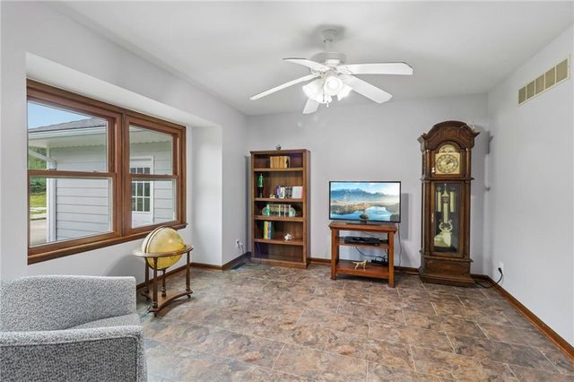 18591 Cantrell Road, Linwood, KS 66052