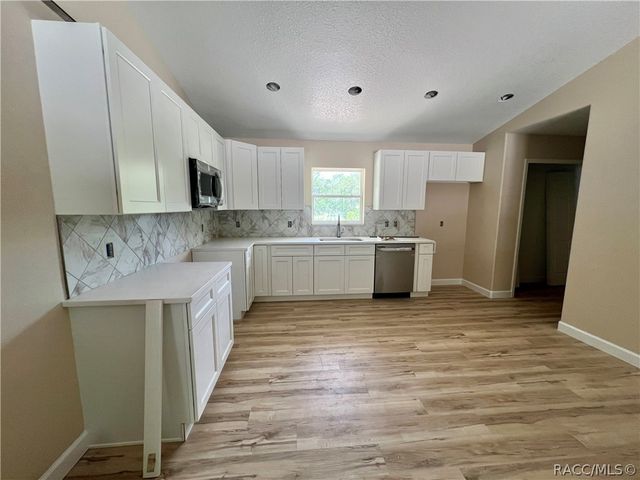 6532 N Iris Drive, Hernando, FL 34442