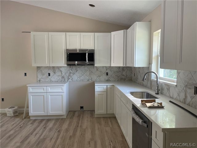 6532 N Iris Drive, Hernando, FL 34442