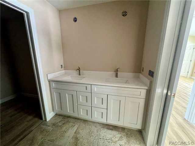 6532 N Iris Drive, Hernando, FL 34442
