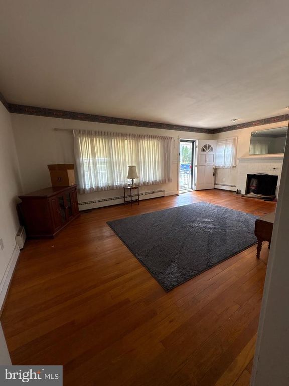Image 2 of property listing at 4156 BLACK ROCK RD, Hampstead, MD 21074