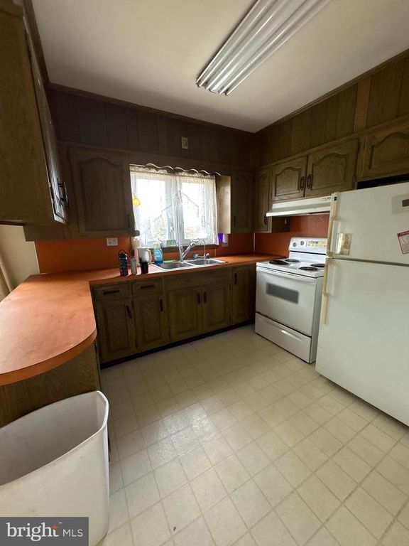Image 4 of property listing at 4156 BLACK ROCK RD, Hampstead, MD 21074