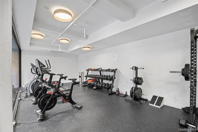 850 Metropolitan Avenue 1E, Brooklyn, NY 11211