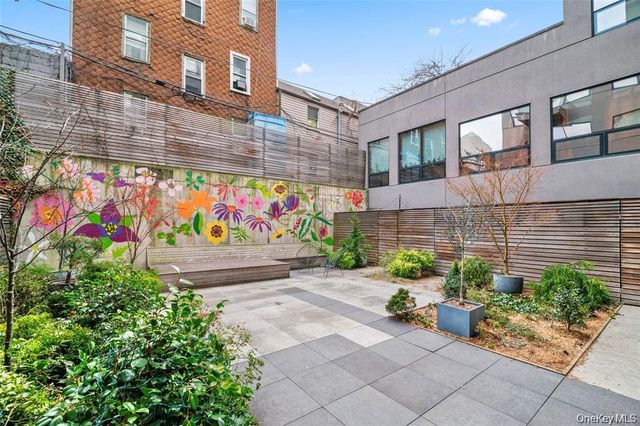 850 Metropolitan Avenue 1E, Brooklyn, NY 11211