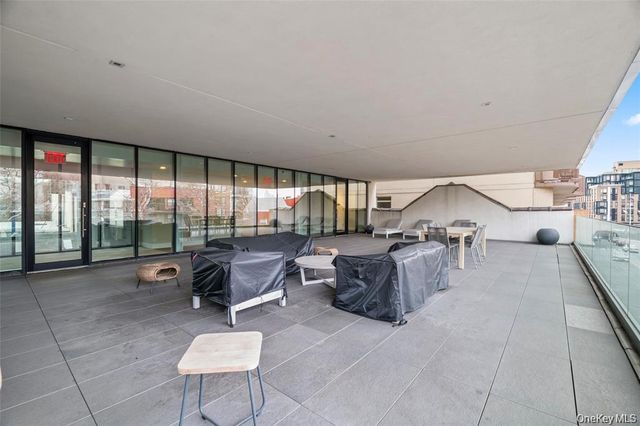 850 Metropolitan Avenue 1E, Brooklyn, NY 11211