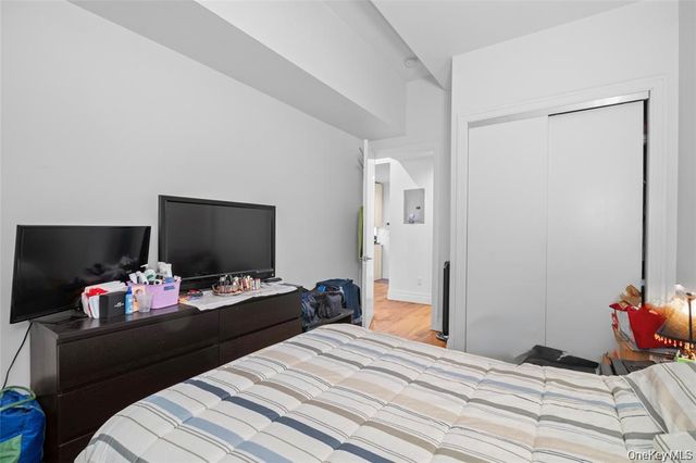 850 Metropolitan Avenue 1E, Brooklyn, NY 11211