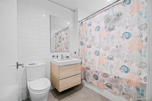 850 Metropolitan Avenue 1E, Brooklyn, NY 11211