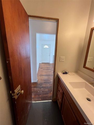 1916 Joslin Street, Saginaw, MI 48602