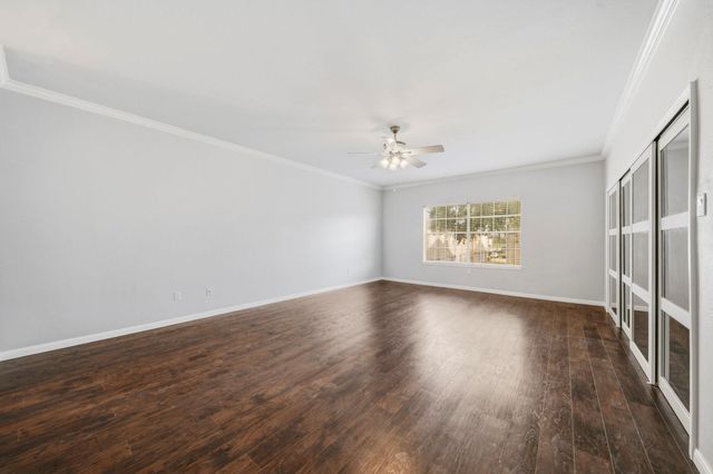 312 Wilcrest Drive 312, Houston, TX 77042