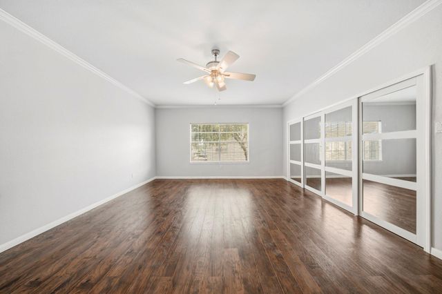 312 Wilcrest Drive 312, Houston, TX 77042