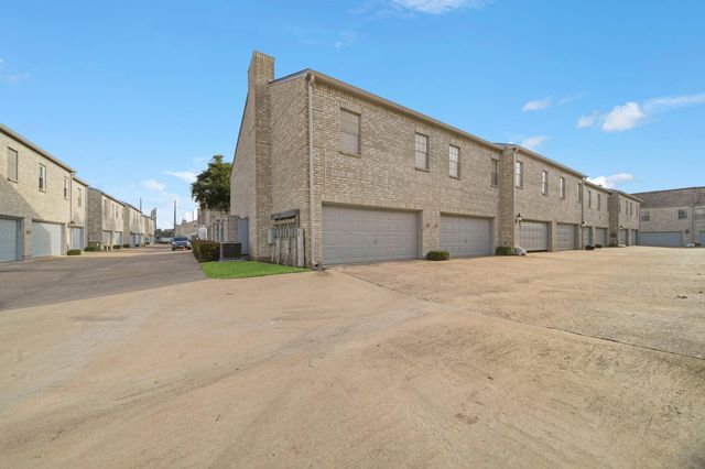 312 Wilcrest Drive 312, Houston, TX 77042