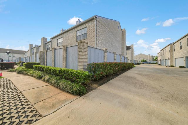 312 Wilcrest Drive 312, Houston, TX 77042