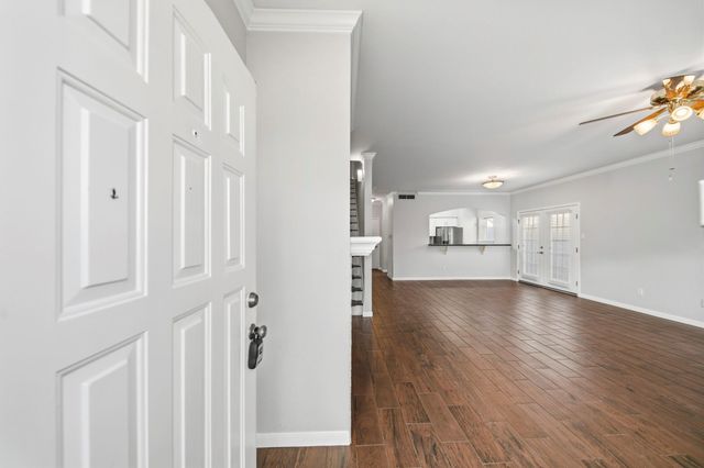 312 Wilcrest Drive 312, Houston, TX 77042