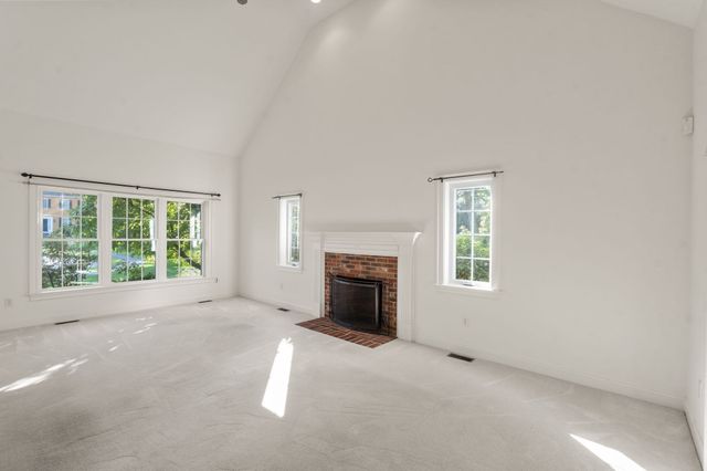 34 Laurelwood Dr, Worcester, MA 01605