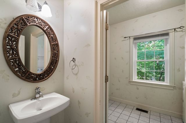 34 Laurelwood Dr, Worcester, MA 01605