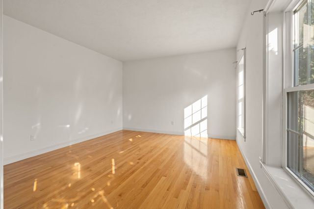 34 Laurelwood Dr, Worcester, MA 01605