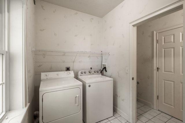 34 Laurelwood Dr, Worcester, MA 01605