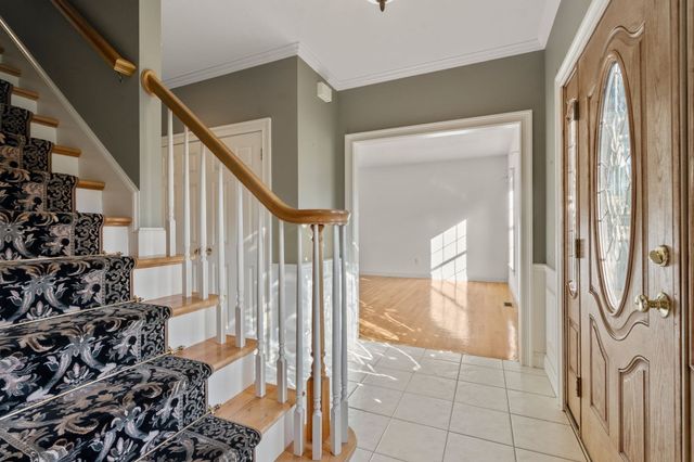 34 Laurelwood Dr, Worcester, MA 01605