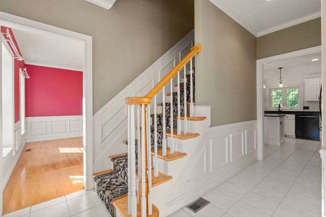 34 Laurelwood Dr, Worcester, MA 01605