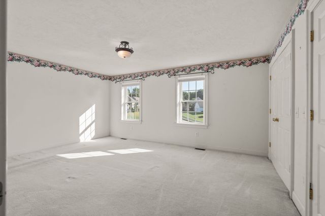 34 Laurelwood Dr, Worcester, MA 01605