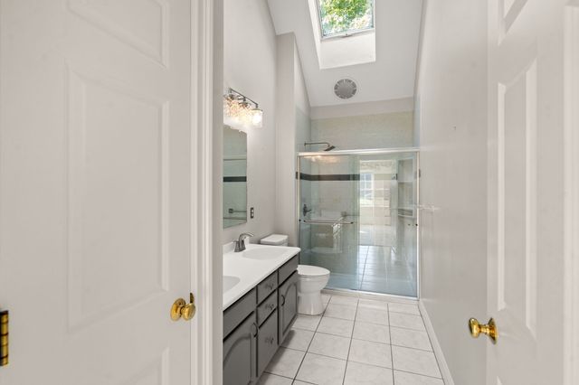 34 Laurelwood Dr, Worcester, MA 01605
