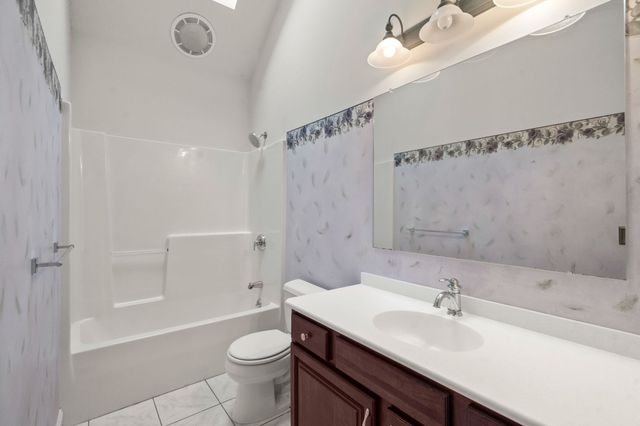 34 Laurelwood Dr, Worcester, MA 01605