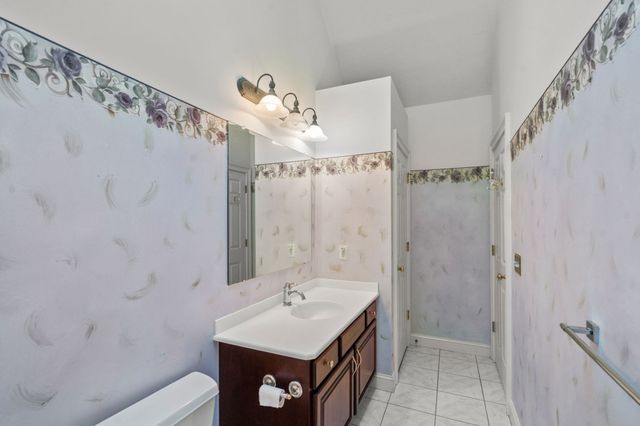 34 Laurelwood Dr, Worcester, MA 01605