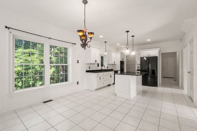 34 Laurelwood Dr, Worcester, MA 01605