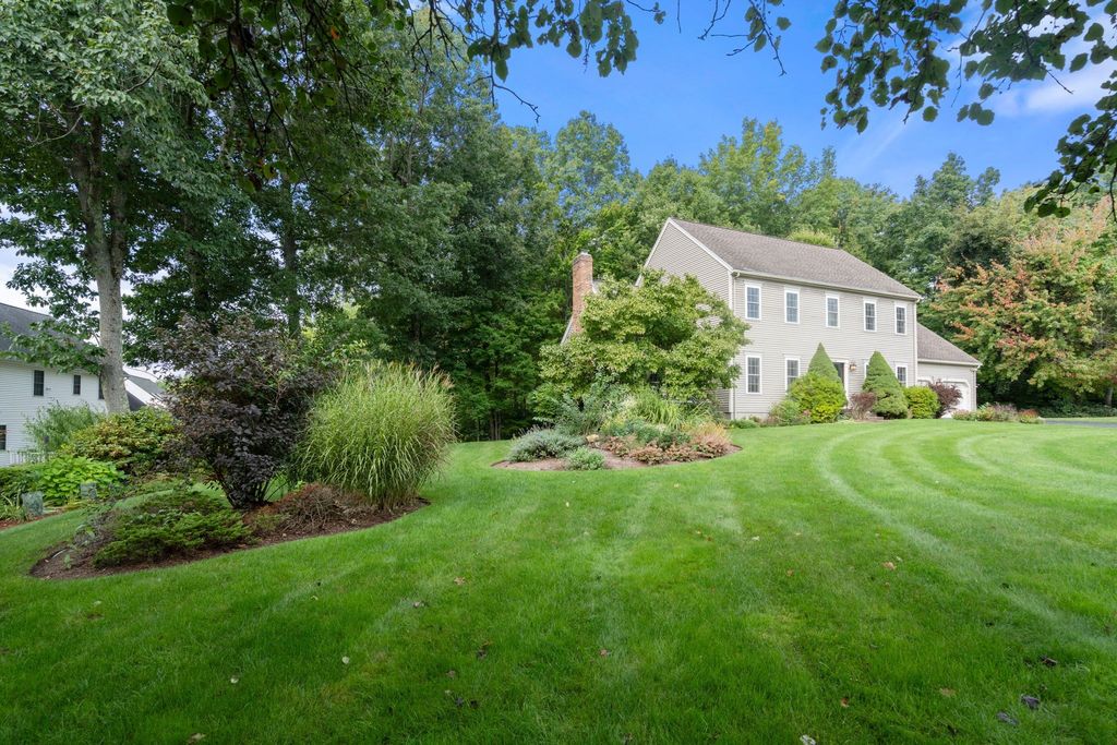 34 Laurelwood Dr, Worcester, MA 01605