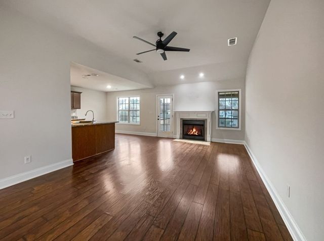 1224 Meachem Dr, Clarksville, TN 37042