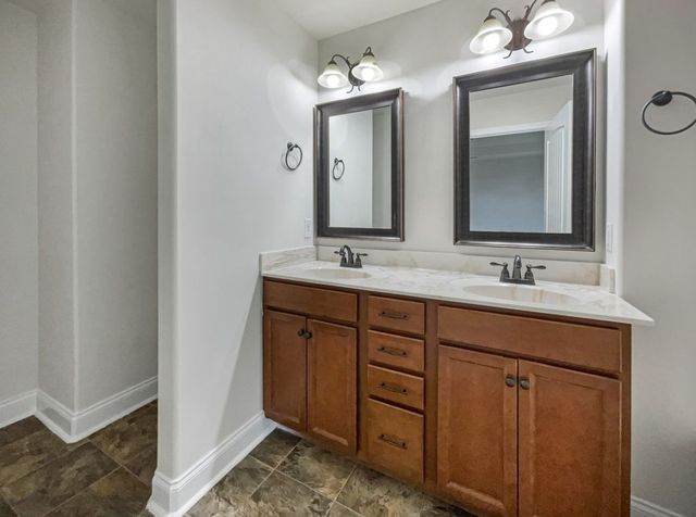 1224 Meachem Dr, Clarksville, TN 37042