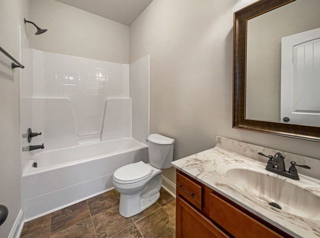 1224 Meachem Dr, Clarksville, TN 37042