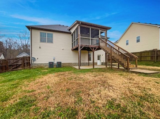 1224 Meachem Dr, Clarksville, TN 37042