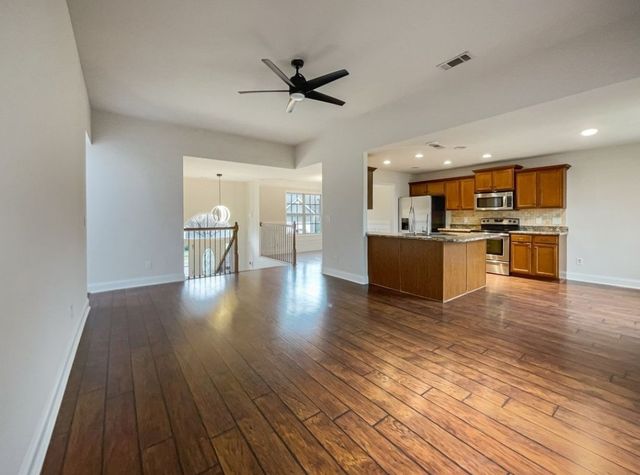 1224 Meachem Dr, Clarksville, TN 37042