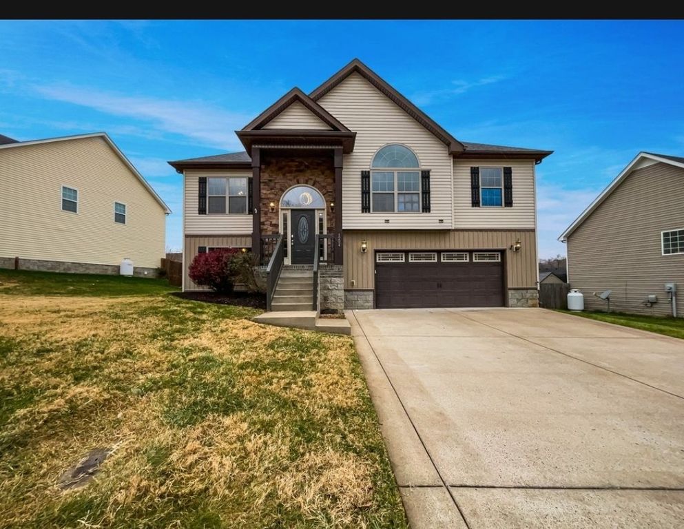 1224 Meachem Dr, Clarksville, TN 37042