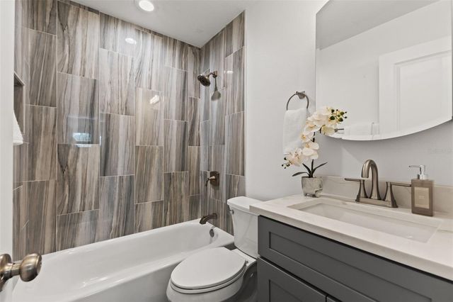 4631 W BAY VILLA AVENUE, Tampa, FL 33611