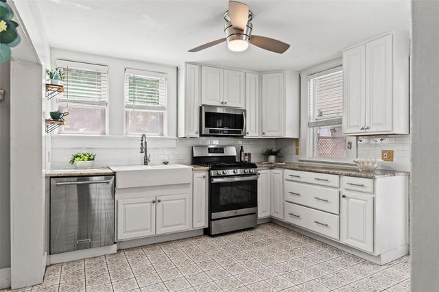 904 W HENRY AVENUE, Tampa, FL 33604