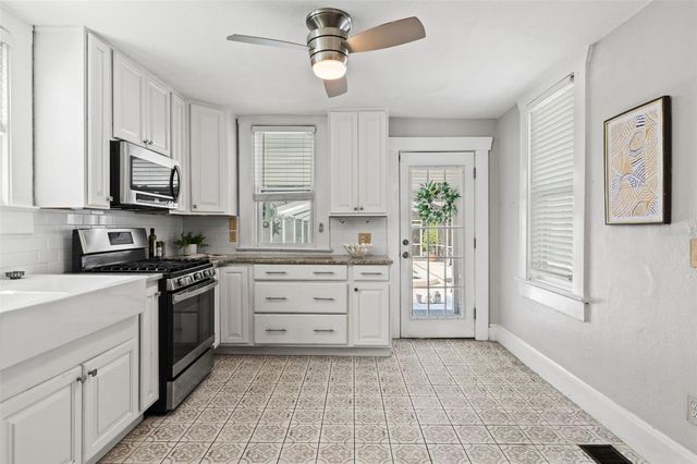 904 W HENRY AVENUE, Tampa, FL 33604