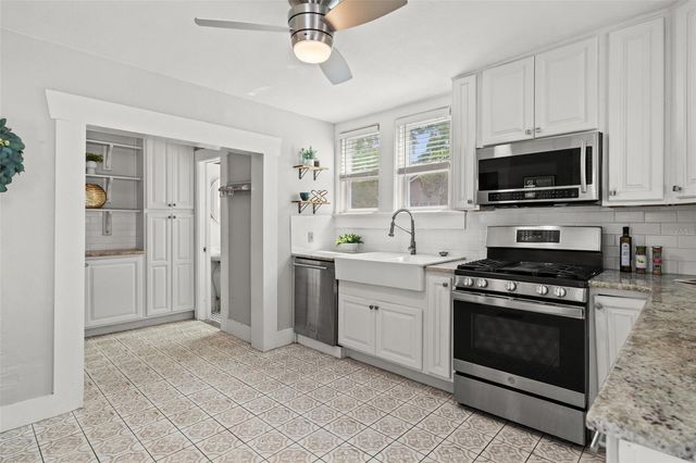 904 W HENRY AVENUE, Tampa, FL 33604
