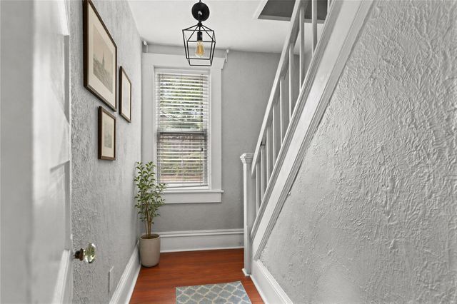 904 W HENRY AVENUE, Tampa, FL 33604