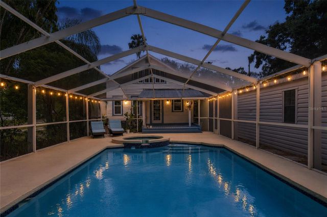 904 W HENRY AVENUE, Tampa, FL 33604