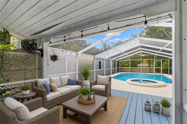 904 W HENRY AVENUE, Tampa, FL 33604