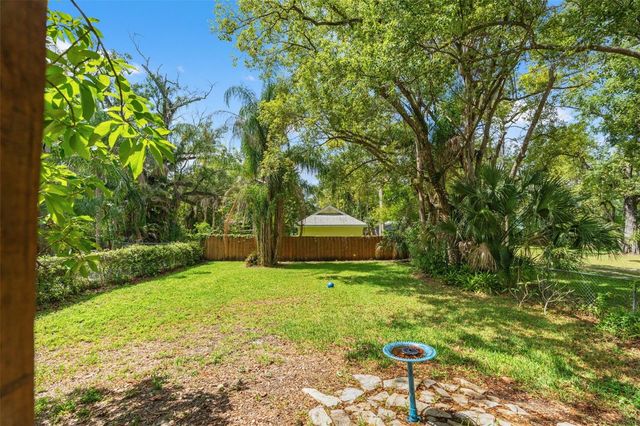 904 W HENRY AVENUE, Tampa, FL 33604