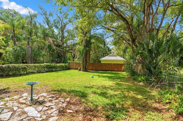 904 W HENRY AVENUE, Tampa, FL 33604