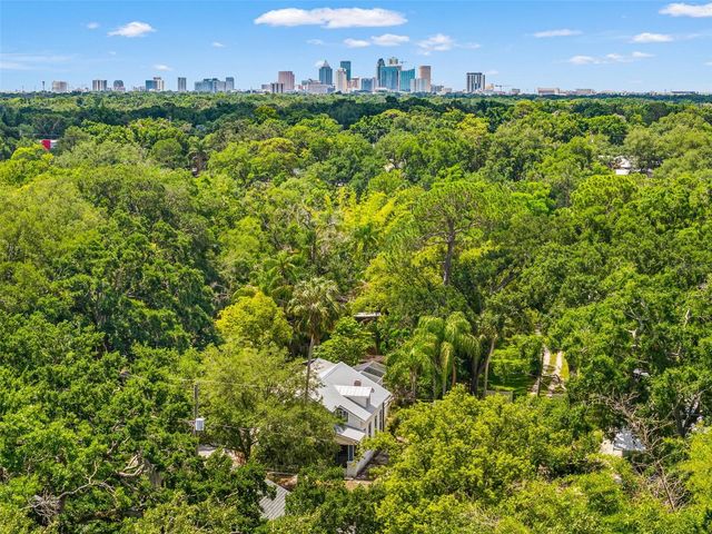 904 W HENRY AVENUE, Tampa, FL 33604