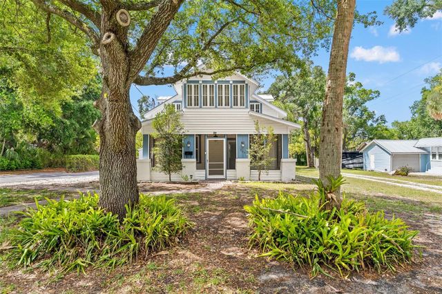 904 W HENRY AVENUE, Tampa, FL 33604
