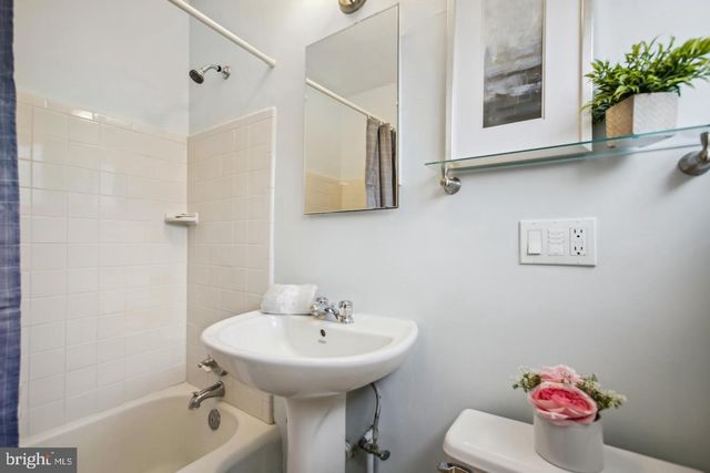 3139 MARTHA CUSTIS DR, Alexandria, VA 22302