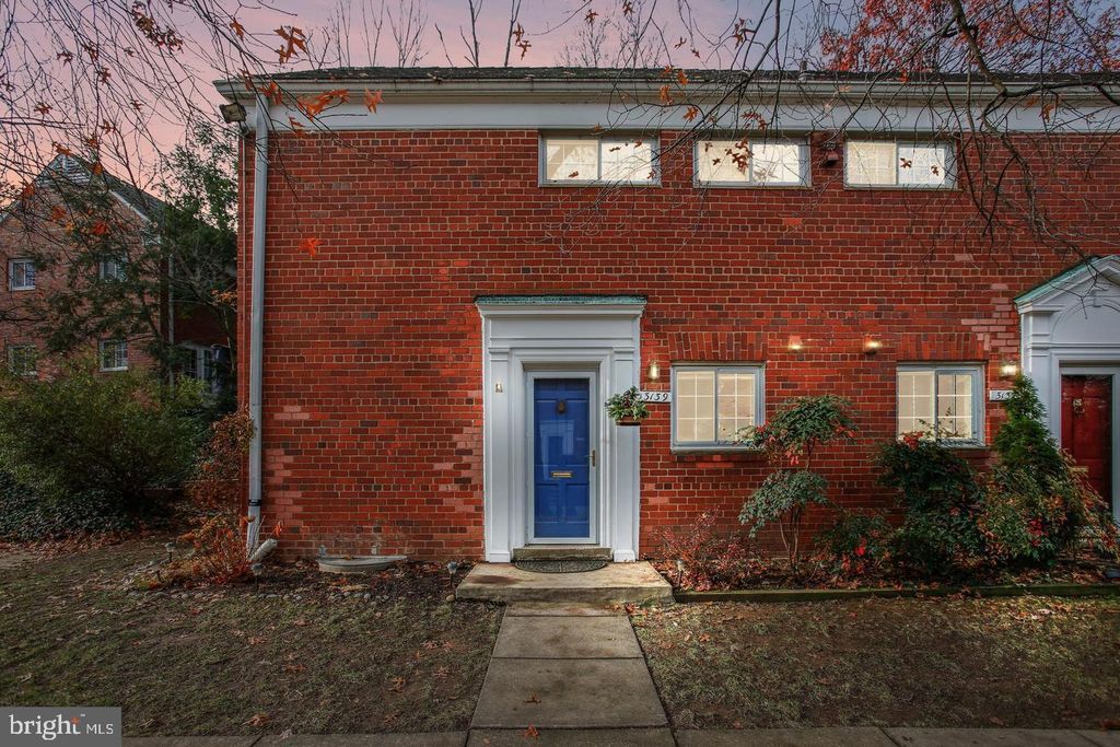 3139 MARTHA CUSTIS DR, Alexandria, VA 22302