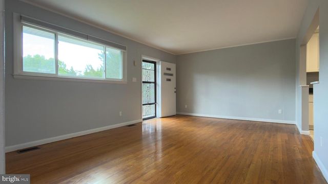 556 ORCHARD ST NW, Vienna, VA 22180